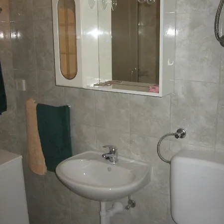 Karlo Apartment *