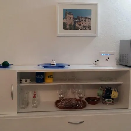 Karlo Apartment *